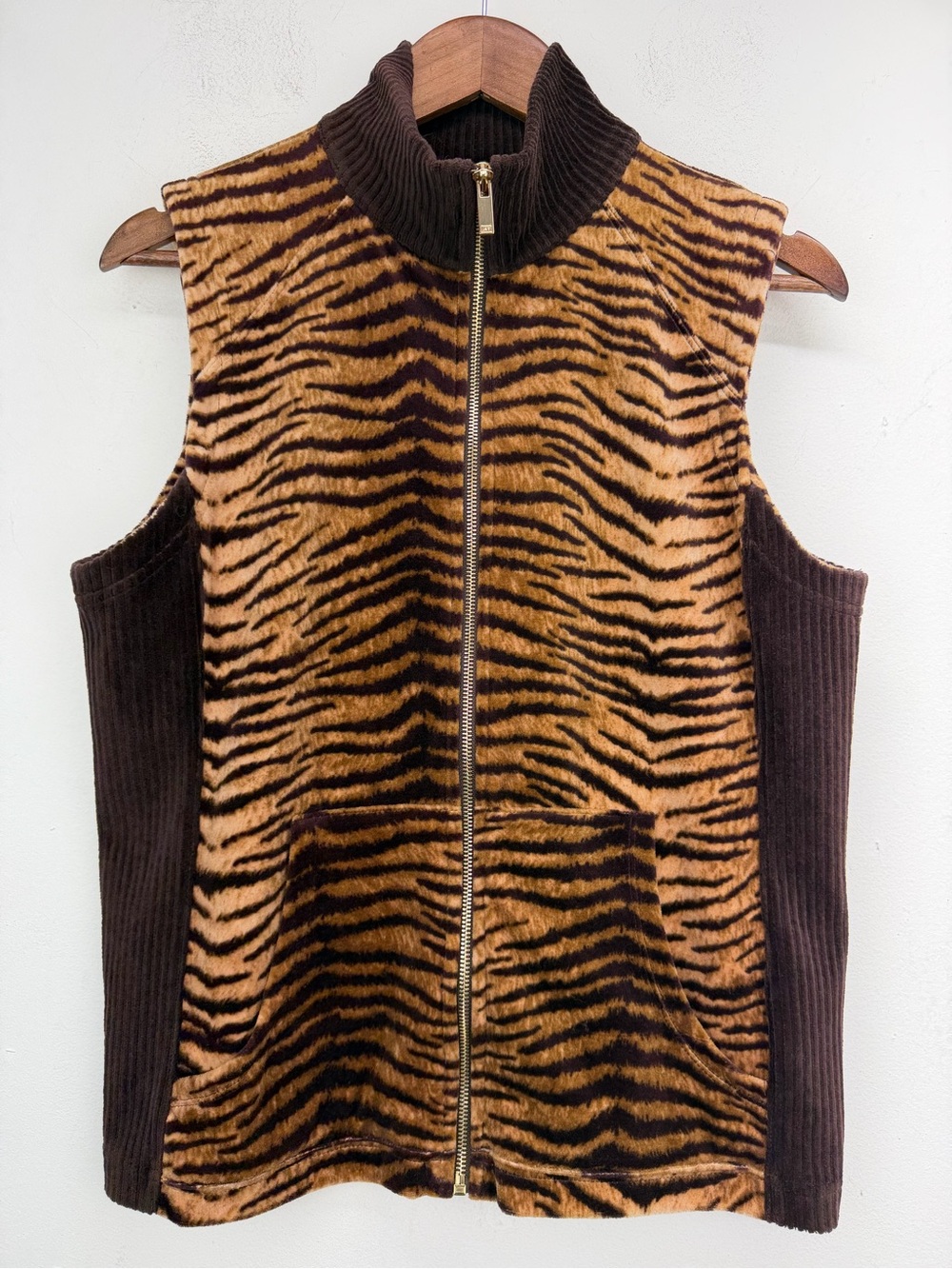 Jones New York Sport size Large Petite Women’s Tiger Print Velvet Full Zip Vest